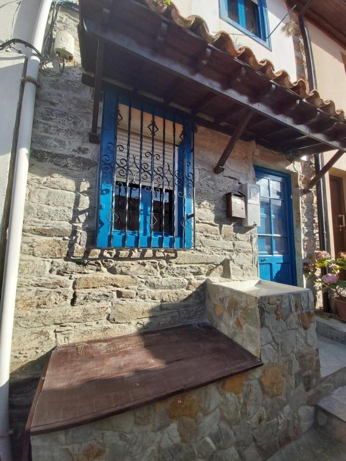 Casa de pescadores con vistas al mar Cudillero Exterior foto
